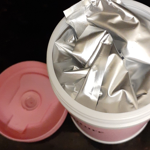 COPY - Juice couture hand sanizing wipes - Picture 4 of 4